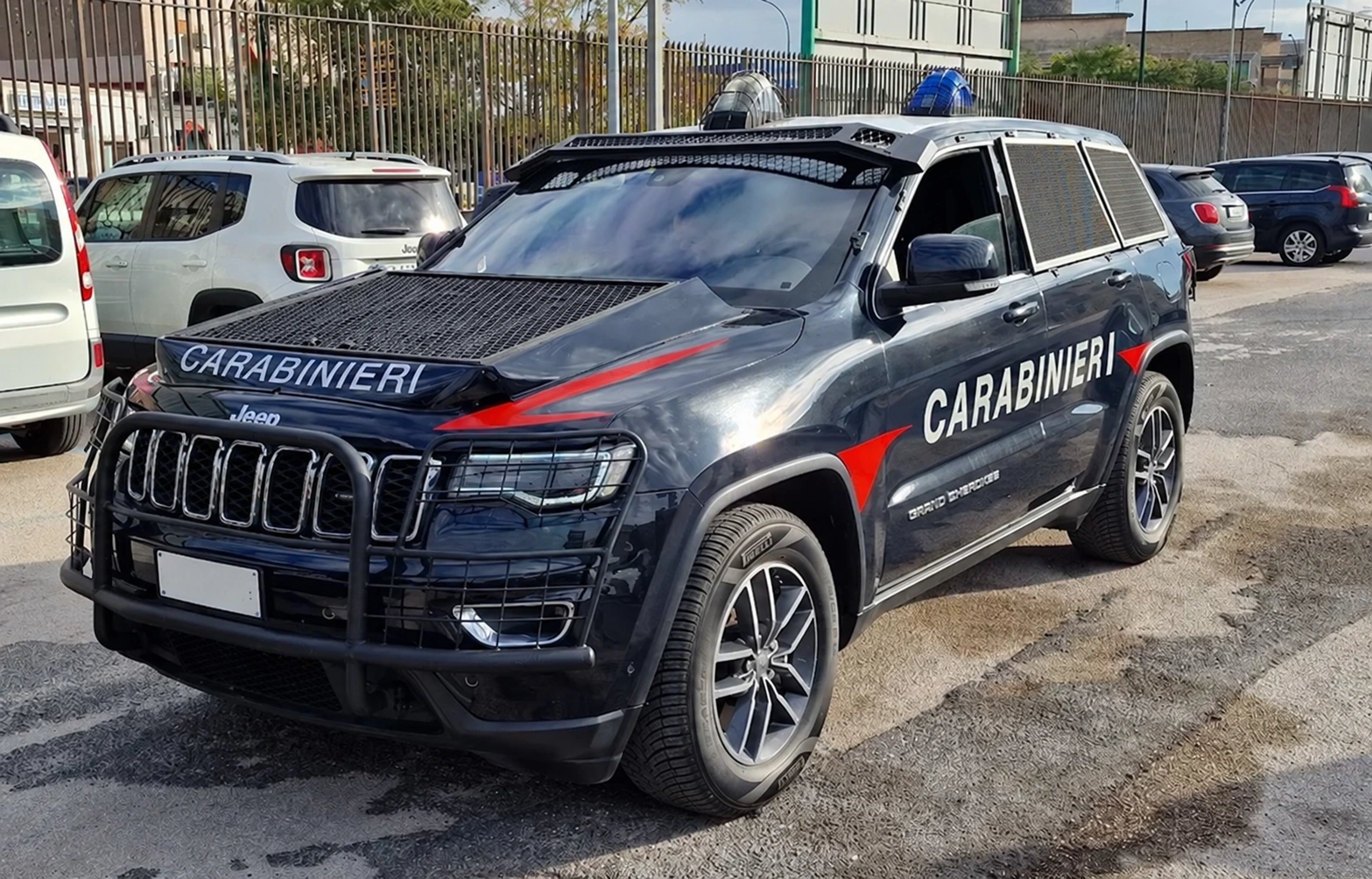 Jeep Grand Cherokee Carabinieri — pojazd służb mundurowych