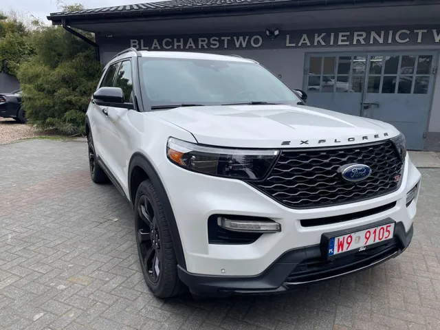 Ford Explorer — ujęcie z galerii warsztatu