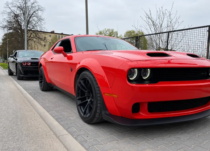Challenger Widebody · poszerzenia nadwozia
