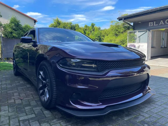 Dodge Charger · fioletowy — ujęcie z galerii warsztatu